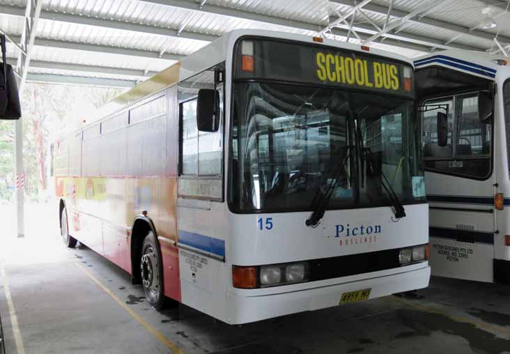 Picton Mercedes O400 Custom 210 15